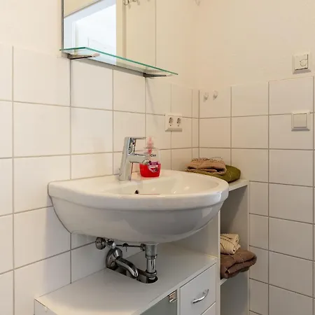 Gemuetlicher Rueckzugsort In Mit Terrasse アパート